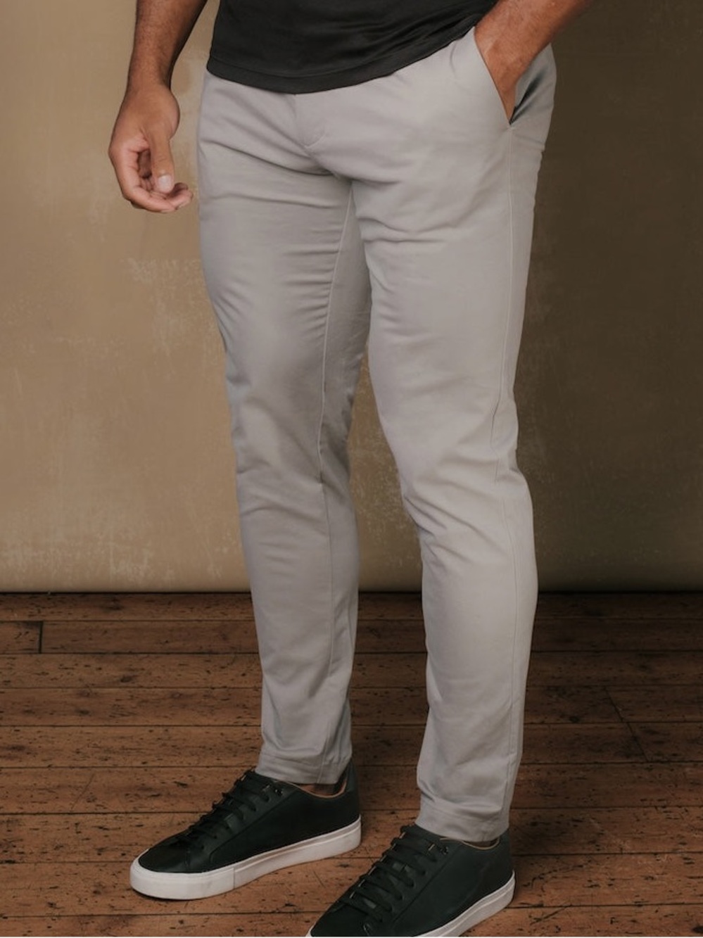 Banana Republic Men's Chino Pants in Light Gray